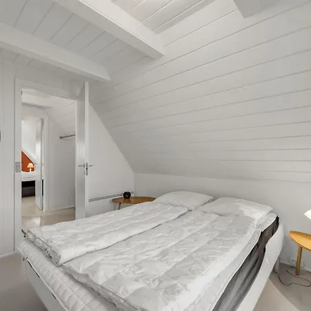 Kaja - 150m From The Sea By Interhome