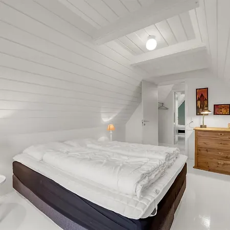 Kaja - 150m From The Sea By Interhome